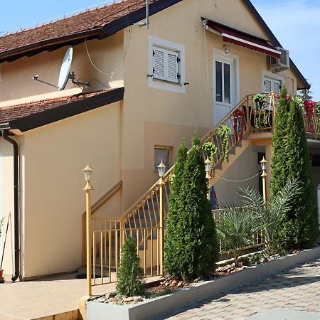 אומאג Amore House With Apartment מראה חיצוני תמונה